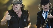 Brian Johnson e Angus Young em show na Suíça, em junho de 2009: banda vai lançar disco ao vivo e tirar férias depois de turnê de dois anos - AP