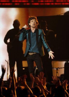 Mick Jagger está gravando com integrante do Eurythmics, diz irmão do frontman dos Rolling Stones - AP