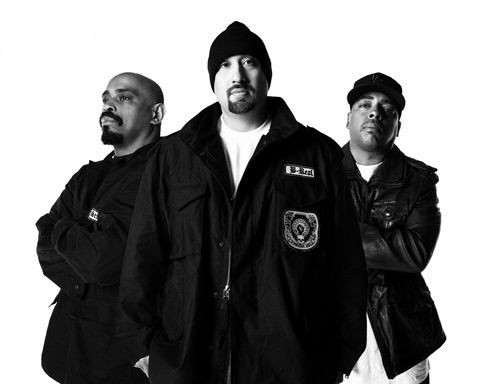 "Já tivemos que lidar com muita coisa por causa das nossas crenças", diz B-Real, ao centro: o grupo é conhecido por defender a legalização da maconha - James Minchin/Divulgação