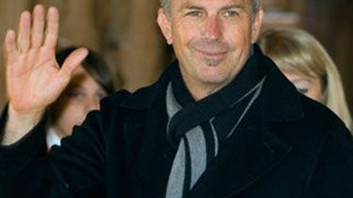 Kevin Costner é confirmado no novo <i>Superman</i> no papel de Jonathan Kent - AP