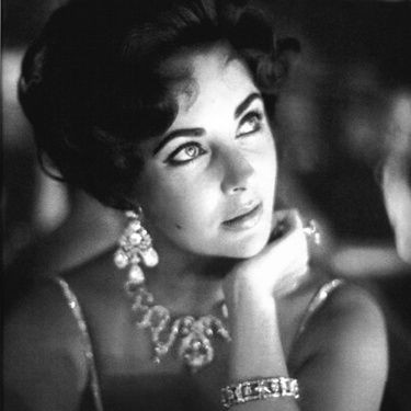 Elizabeth Taylor será enterrada nesta quinta, 24, no cemitério Forest Lawn, em Los Angeles - AP