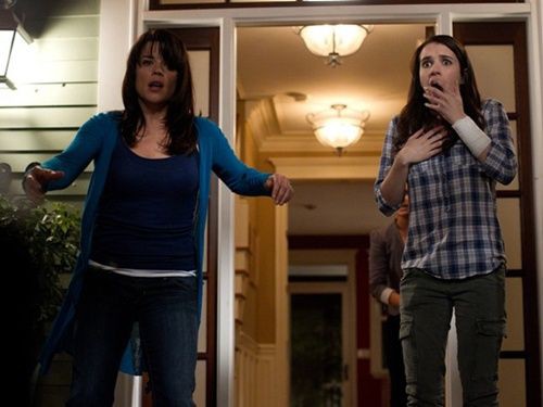 Sidney Prescott (Neve Campbell) retorna a Woodsboro - Reprodução/iVillage