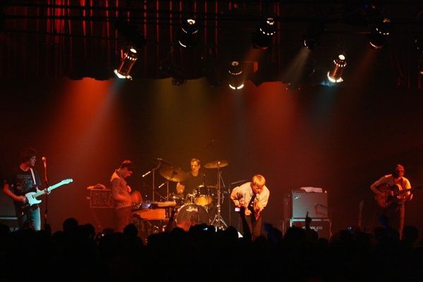 Apesar do som ruim, The Drums empolgou fãs no aperto do lotado Estúdio Emme, em São Paulo - Thais Azevedo