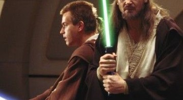 Ewan McGregor e Liam Neeson em cena de <i>Star Wars: Episódio I - A Ameaça Fantasma</i>: box em Blu-ray cheio de extras chega ao mercado em setembro - Reprodução