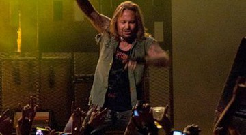 Vince Neil à frente do Mötley Crüe no primeiro show da história da banda no Brasil - Rafael Koch Rossi/Divulgação