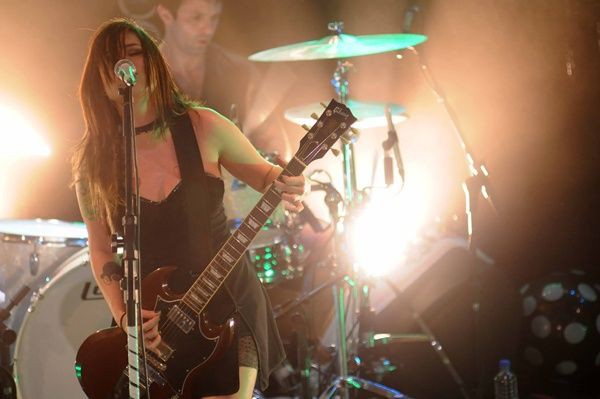 Pitty lança seu novo DVD ao vivo, <i>A Trupe Delirante no Circo Voador</i> - Caroline Bittencourt