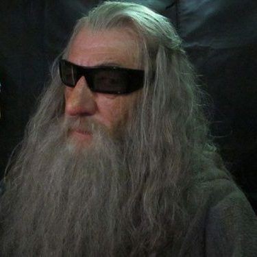 Imagem que Ian McKellen divulgou dele no set de <i>O Hobbit</i>: explosão no estúdio onde filme está sendo rodado feriu duas pessoas - Reprodução/Twitter