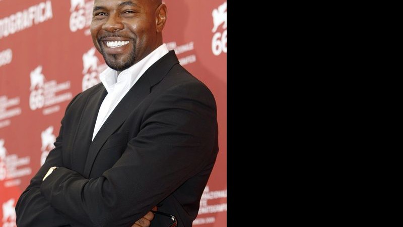 Antoine Fuqua desiste de dirigir cinebio de Tupac - AP