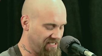 Nick Oliveri manteve namorada como refém após discussão - Reprodução/Youtube