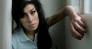 Amy Winehouse é lembrada por famosos no Twitter - AP