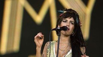 Amy Winehouse: versão inédita de "Some Unholy War" é liberada por Salaam Remi - AP