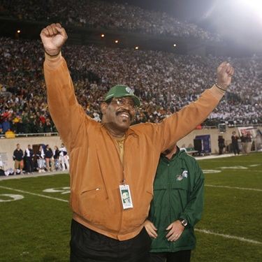 Bubba Smith, em 2006, na cerimônia que aposentou a camisa usada por ele na Michigan State University - AP