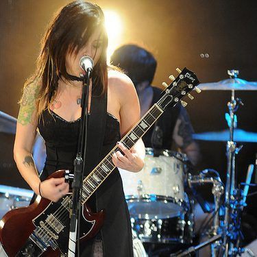 Pitty prestou homenagem ao Nirvana com a regravação de "Stay Away" - Reprodução/Caroline Bittencourt/Flickr oficial