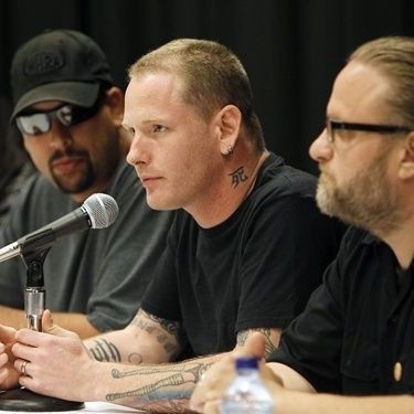 Corey Taylor fez testes para ser o vocalista do Velvet Revolver, mas foi rejeitado - AP