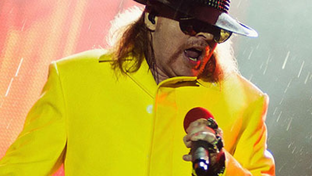 Axl Rose, líder do Guns N’Roses, já causou muito. Relembre nesta lista grandes momentos do cantor, um dos maiores ícones da história do rock. - AP