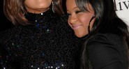 Ao lado da filha, Bobbi Kristina Brown, em 12 de fevereiro de 2011
 - AP