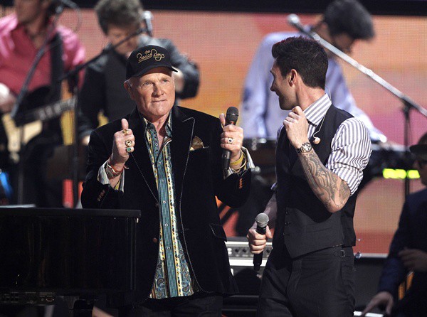 Maroon 5 e Beach Boys no Grammy - AP