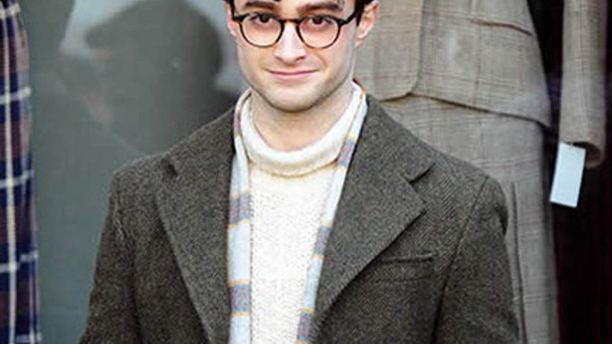 Daniel Radcliffe abandonou o papel de Harry Potter, mas voltou a usar óculos em <i>Kill Your Darlings</i> - Reprodução