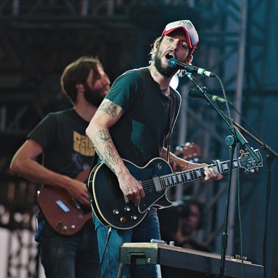 O Band of Horses se apresentou pela segunda vez no Lollapalooza no fim da tarde deste sábado, 7. A banda já havia feito um pocket show pela manhã, que consistia de um repertório acústico de cinco músicas. - Divulgação/Lollapalooza Brasil