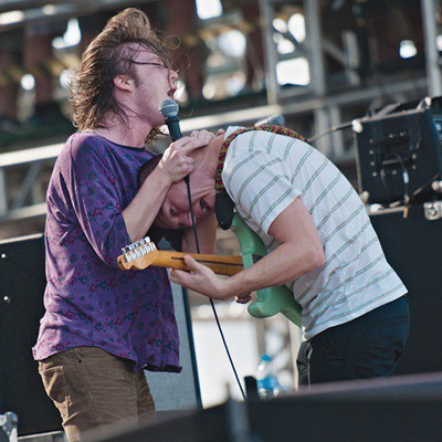 O Cage the Elephant, liderado pelo vocalista Matt Schultz, começou sua apresentação no Lollapalooza com "One Ear", de seu primeiro álbum homônimo. - Divulgação/Lollapalooza Brasil