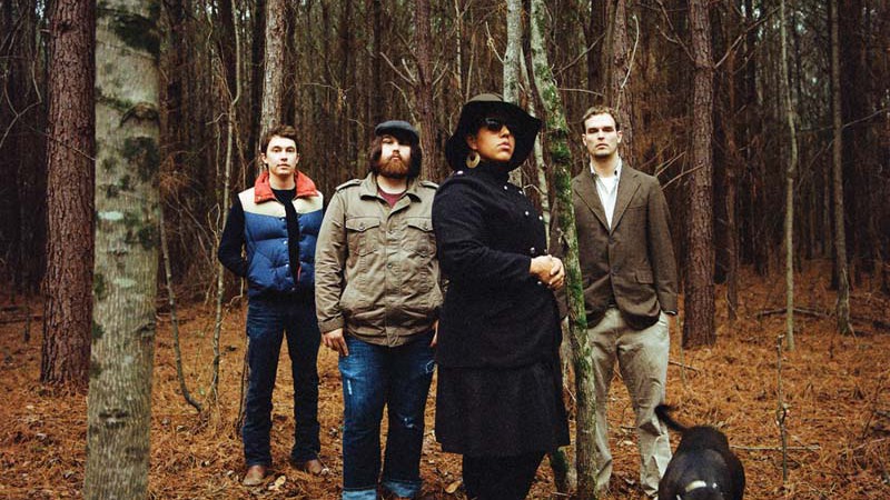 <b>CLÁSSICO E REVOLTADO</b> O Alabama Shakes tem raízes no soul e no punk - AUTUMN DE WILDE/DIVULGAÇÃO