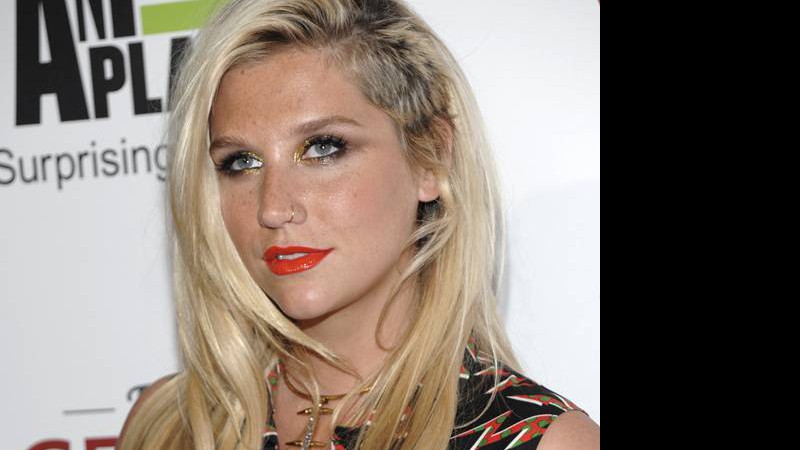 <b>Ke$ha</b>
<br>
A cantora mostra uma versão mais sutil do corte no 26º Genesis Awards, em Beverly Hills, em 24 de março de 2012.
 - AP