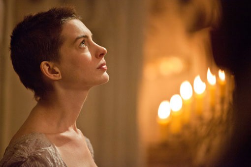 Anne Hathaway quase sem cabelos em <i>Os Miseráveis</i> - Divulgação