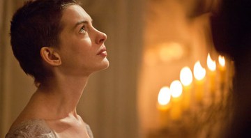 Anne Hathaway quase sem cabelos em <i>Os Miseráveis</i> - Divulgação