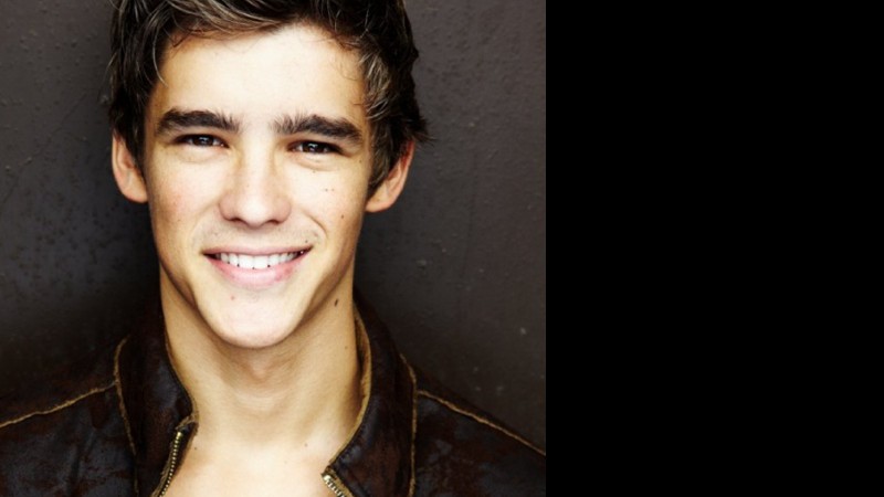 Brenton Thwaites - Reprodução