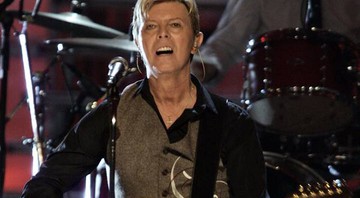 <b>David Bowie</b>
<br>
David Bowie está há muito tempo longe dos palcos, e sua aparição é cada vez mais rara. Se ele realmente está aposentado, não haveria melhor jeito de se despedir dos fãs. 
 - AP