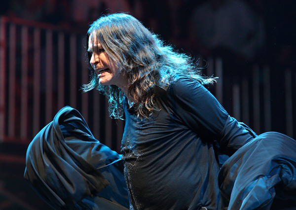 Ozzy compensou a falta de voz com o carisma e a performance irrepreensível - AP