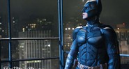 <b>VERDADEIRO<b> O Batman de Christopher Nolan, interpretado por Christian Bale, é mais realista do que os de filmes anteriores - RON PHILLIPS/TM & © DC COMICS/WARNER BROS. PICTURES