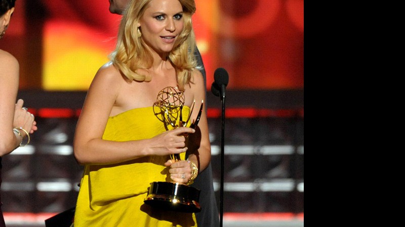 Claire Danes recebendo o prêmio de Melhor Atriz por <i>Homeland</i> - AP