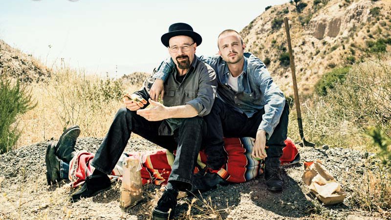 <B>TRABALHANDO</B> Bryan Cranston e Aaron Paul destroem uma evidência em Albuquerque (Novo México) - PETER YANG