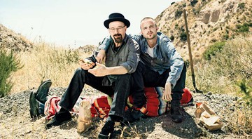 <B>TRABALHANDO</B> Bryan Cranston e Aaron Paul destroem uma evidência em Albuquerque (Novo México) - PETER YANG