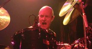 Chris Slade - Reprodução / Site Oficial