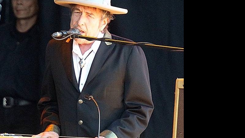 Bob Dylan não é nada ativo nas redes sociais, mas foi até sua página oficial do Facebook para ele mesmo exaltar a vitória do presidente Obama. “Não somos enganados pela mídia”, afirmou o músico - AP