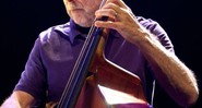 O baixista Dave Holland em SP - Lao Cabrera/Divulgação