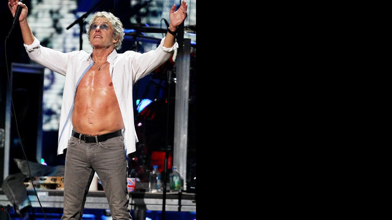 Roger Daltrey suou a camisa - AP