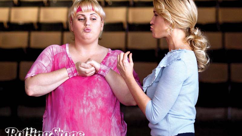 Rebel Wilson e Anna Camp exercitando a voz - Divulgação