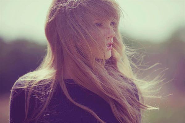 Uma característica une vários dos sucessos de Taylor Alison Swift: muitas de suas canções são escritas para ex-namorados. Ouça dez destas canções em seguir. - Reprodução / Facebook Oficial