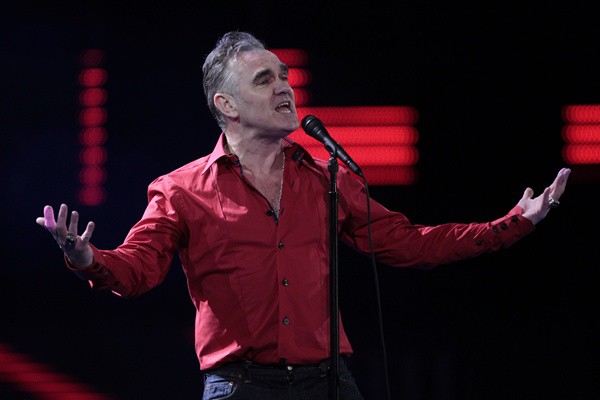 <b>2002</b>
<br>
Frase tirada do documentário <i> The Importance of Being Morrissey </i>: “Traga-me a cabeça de Elton John... é um exemplo de carne que não seria considerada assassinato se for servida em um prato”.  - AP