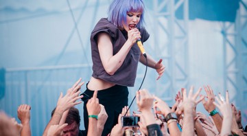 A performance desregrada da vocalista Alice Glass transformou o palco Alternativo em caos sonoro.  - Divulgação / Lollapalooza