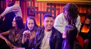 Ronaldo é rodeado por mulheres na gravação do clipe.  - Clayton Vasconcelos / Divulgação