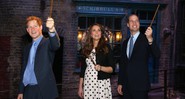 Os duques de Cambridge, William e Kate Middleton, e o príncipe Harry mostraram conhecer a história de <i>Harry Potter</i> em visita aos estúdios - AP