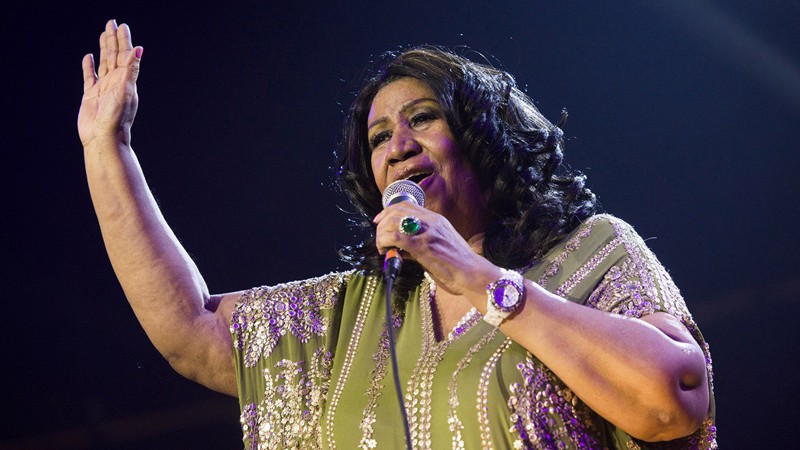 Um dos últimos shows da carreira de Aretha, antes de ela cancelar as performances marcadas para junho. Na foto, ela canta no festival de música gospel McDonald's Gospelfest. A apresentação foi em Prudential Center Newark, em Nova Jersey. - AP