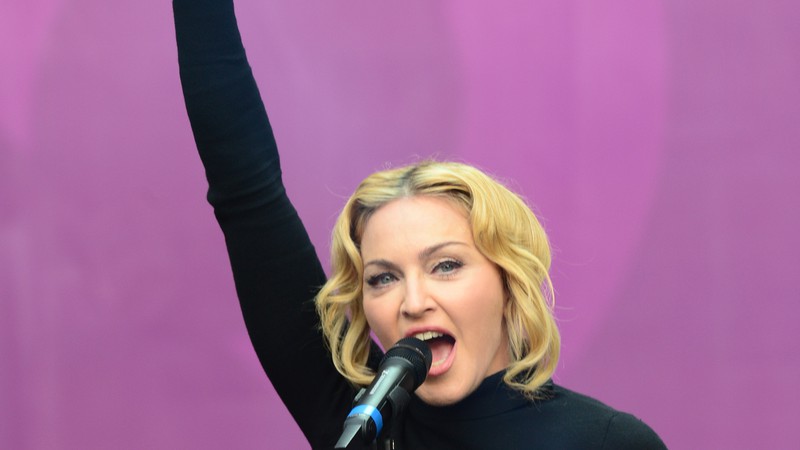 <b>Madonna</b>
<br>
A cantora também lapidou seu lado filantropo. Ela, por exemplo, arrecadou mais de US$ 7 milhões com a venda de uma tela cubista de Fernand Léger e destinou o dinheiro à educação de meninas de países como Afeganistão e Paquistão. - AP