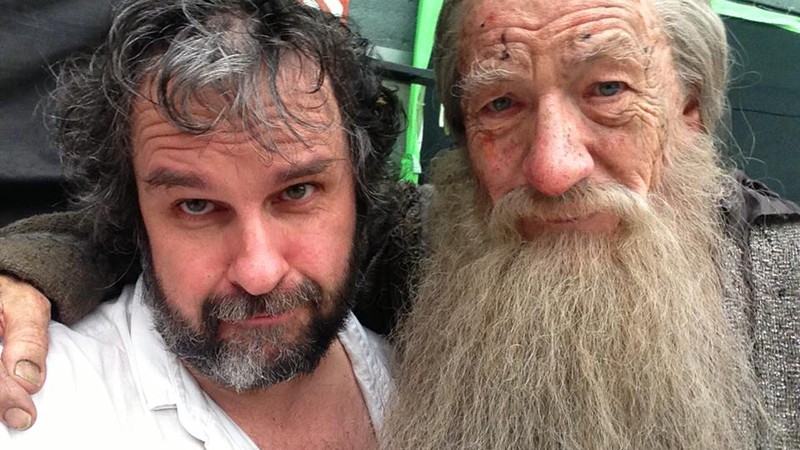 Peter Jackson publicou imagem após a última filmagem com Ian McKellen, o Gandalf.  - Reprodução / Facebook