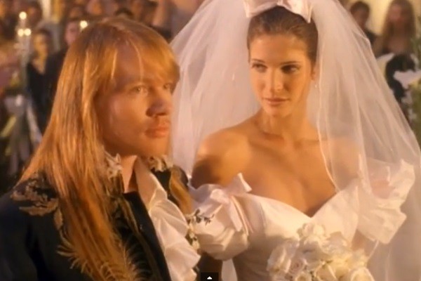 Galeria – Clipes com casamento – Guns N’ Roses  - Reprodução / Vídeo