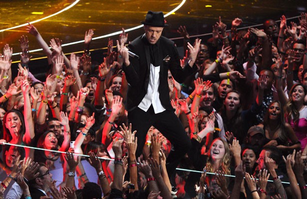 Justin Timberlake cantando no evento - Charles Sykes/AP